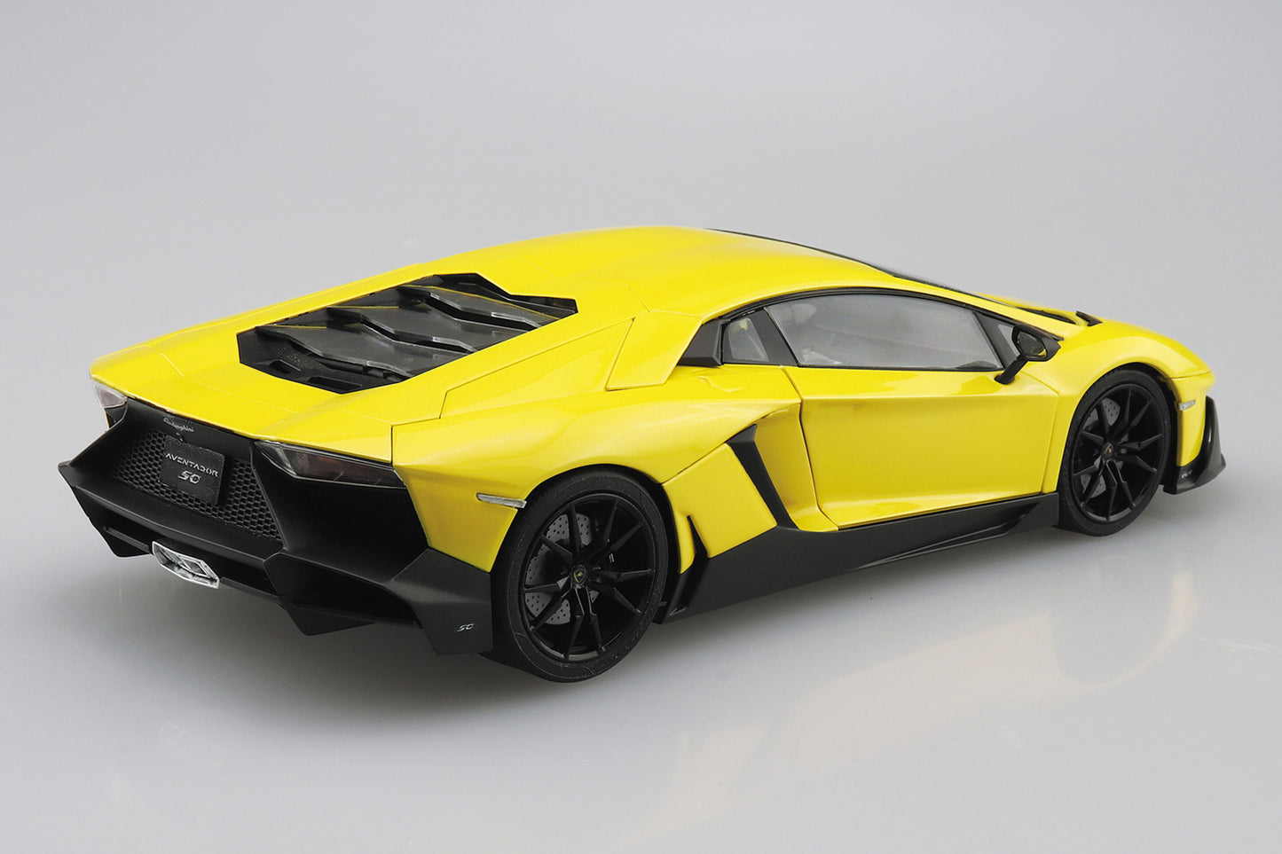 Aoshima 1/24 Lamborghini Aventador 50th ANNIVERSARIO