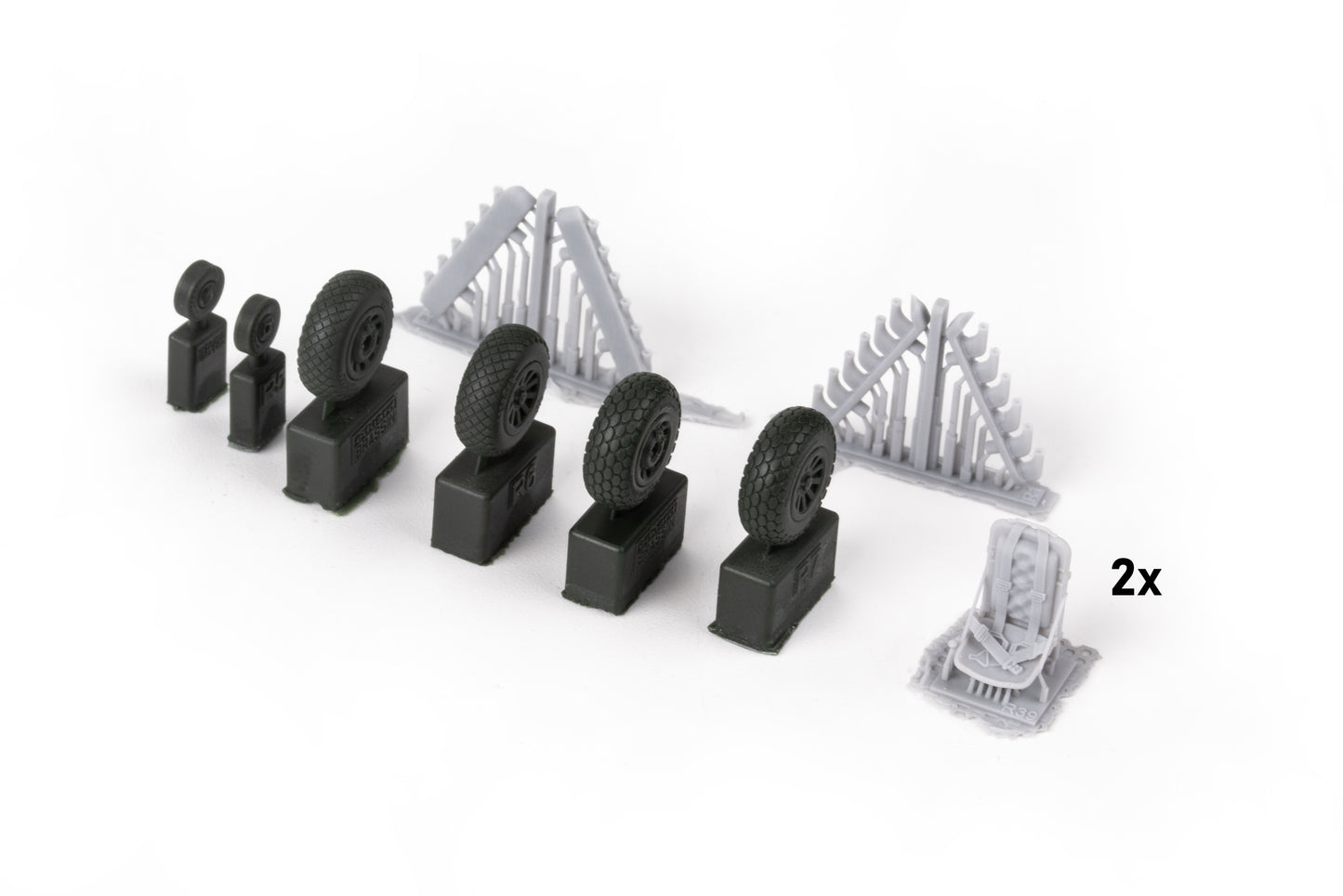 Eduard 1/72 P-51D Mustang Dual Combo Royal Class Edition (R0021)