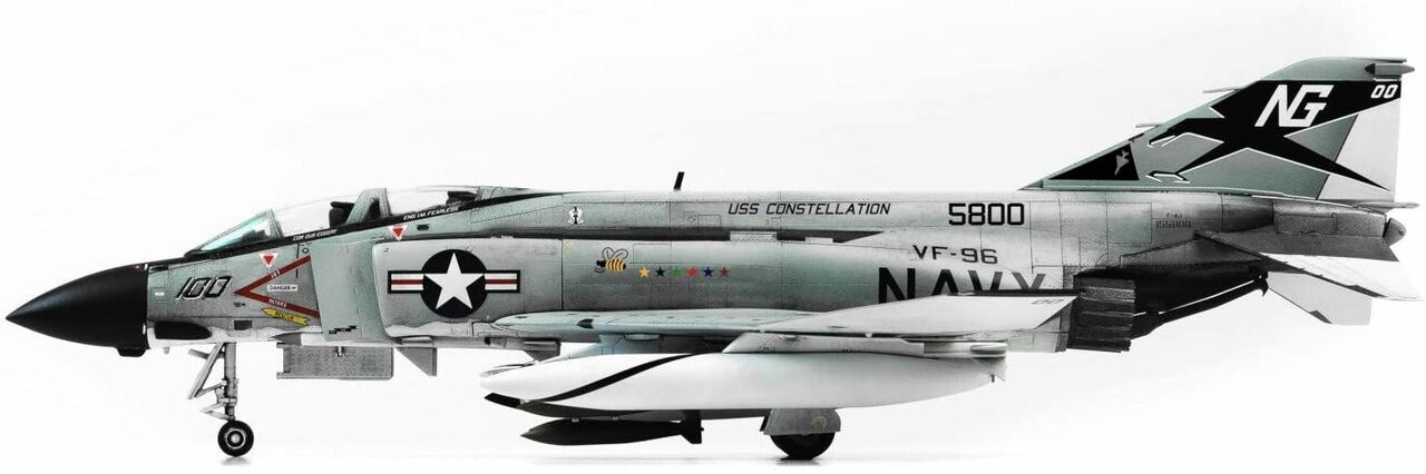 Doyusha 1/72 F-4J Phantom II "Showtime100”