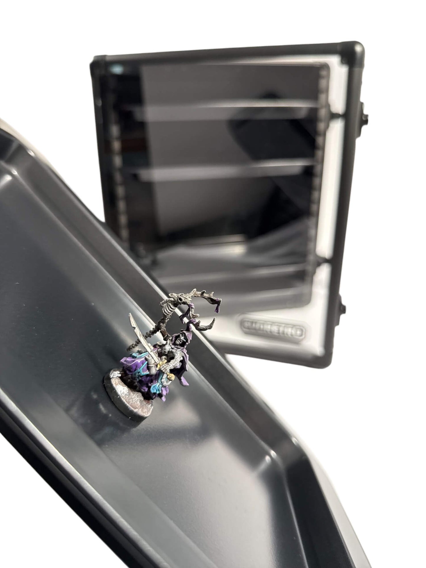 EVORETRO Aluminum Miniatures Display Case with 5 Magnetic Trays
