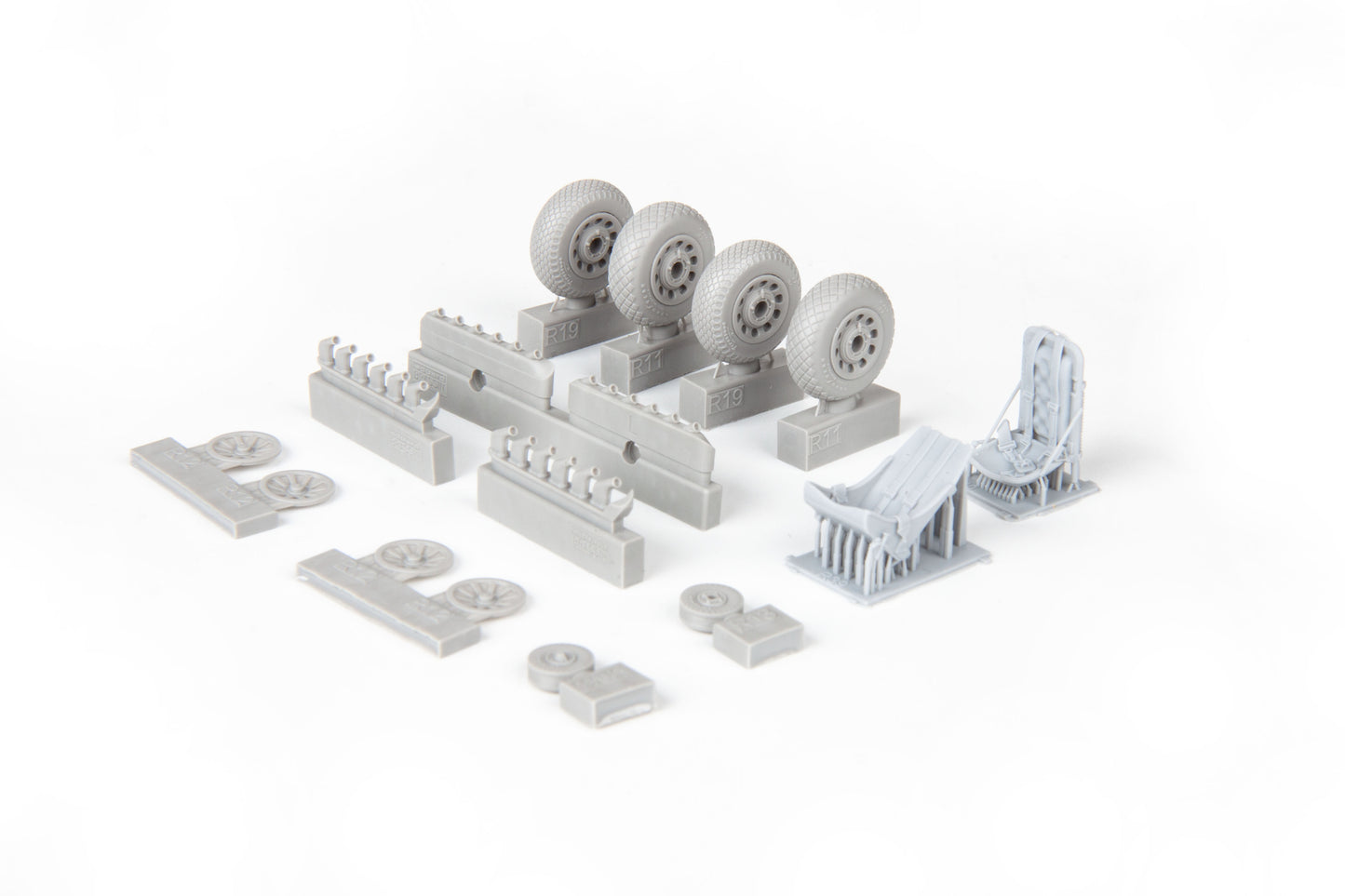 Eduard 1/48 P-51B Mustang Royal Class Edition (R0019)