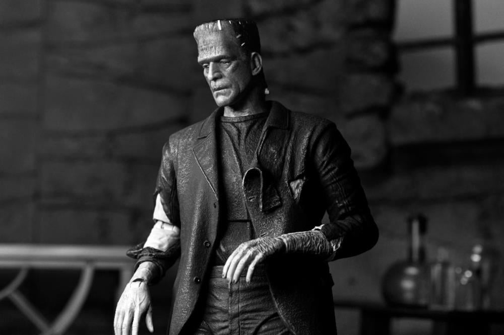 Universal Monsters Ultimate Bride of Frankenstein Frankenstein's Monster - Black & White